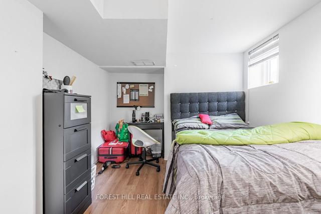 691 Ossington Ave, House detached with 3 bedrooms, 3 bathrooms and 1 parking in Toronto ON | Image 24