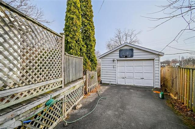 4966 Stanley Avenue, House detached with 2 bedrooms, 2 bathrooms and 4 parking in Niagara Falls ON | Image 5