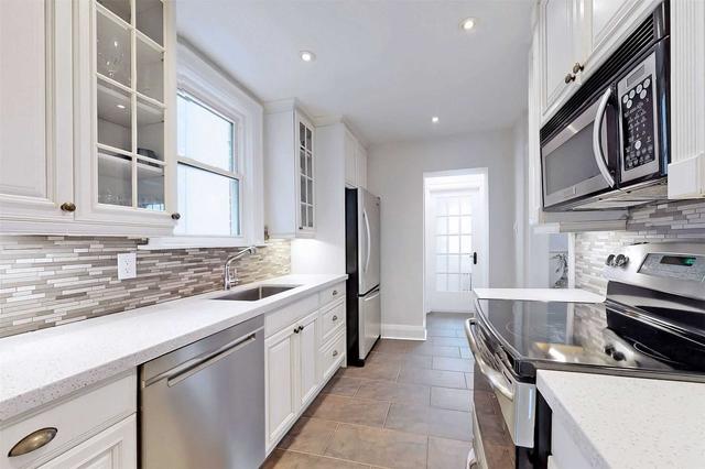 528 Roselawn Ave, House detached with 3 bedrooms, 3 bathrooms and 1 parking in Toronto ON | Image 4