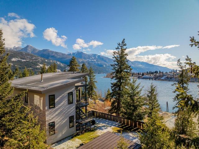 575 Larch Drive, House detached with 4 bedrooms, 3 bathrooms and 4 parking in Kaslo BC | Image 10