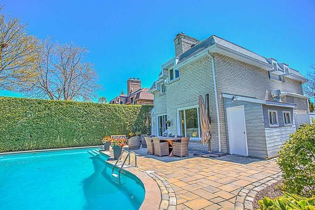 100 Redheugh Cres, House detached with 3 bedrooms, 4 bathrooms and 4 parking in Toronto ON | Image 35