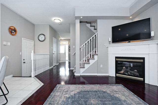 143 Lampton Cres, House detached with 3 bedrooms, 4 bathrooms and 3 parking in Markham ON | Image 3