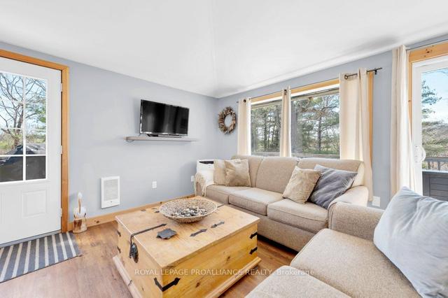 1080 Big Bay Dr W, House detached with 2 bedrooms, 1 bathrooms and 3 parking in Central Frontenac ON | Image 39