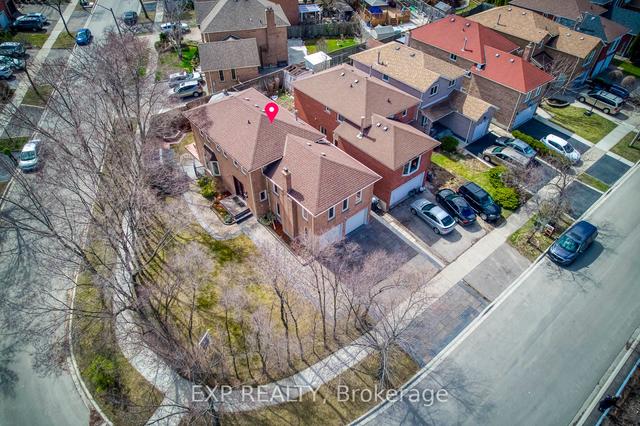209 Lech Walesa Dr, House detached with 3 bedrooms, 4 bathrooms and 6 parking in Mississauga ON | Image 32