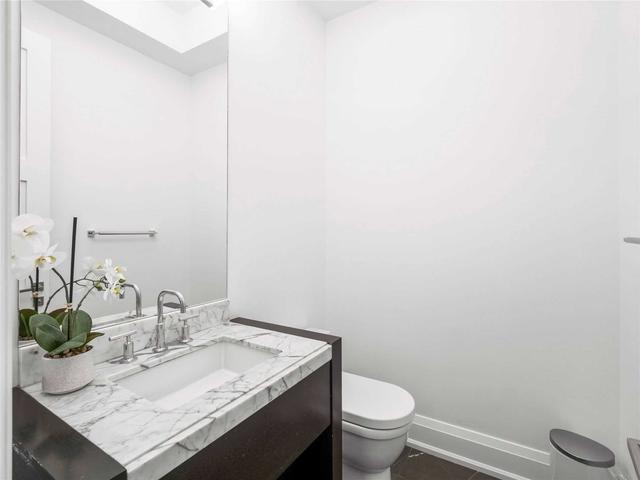 110 Heath St W, House semidetached with 3 bedrooms, 5 bathrooms and 2 parking in Toronto ON | Image 9