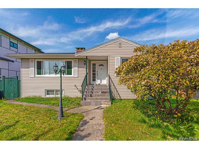 4557 Parker Street, House detached with 2 bedrooms, 2 bathrooms and null parking in Burnaby BC | Card Image