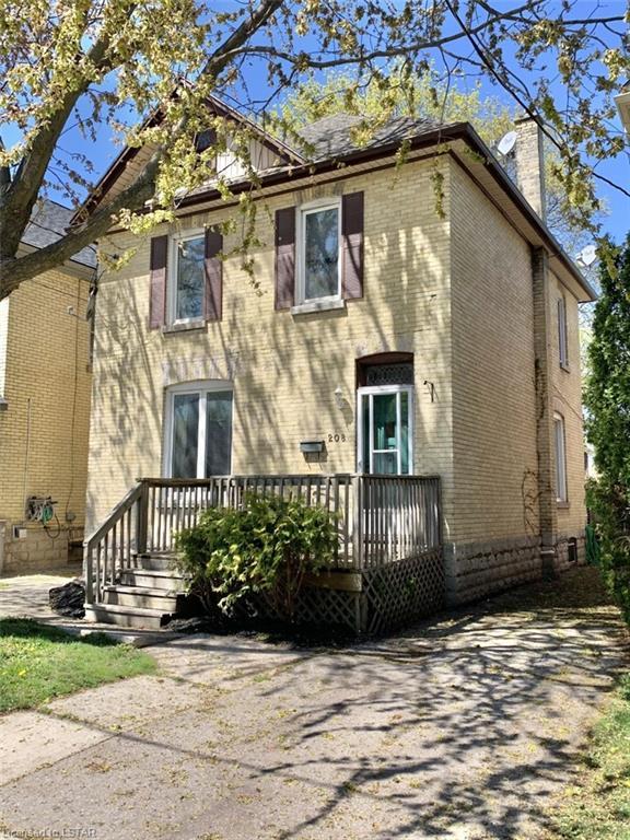 208 Tecumseh Avenue E, House detached with 4 bedrooms, 2 bathrooms and null parking in London ON | Image 1