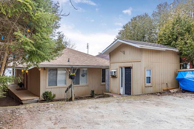 31 Bards Beach Rd, House detached with 2 bedrooms, 2 bathrooms and 3 parking in Oro Medonte ON | Image 14