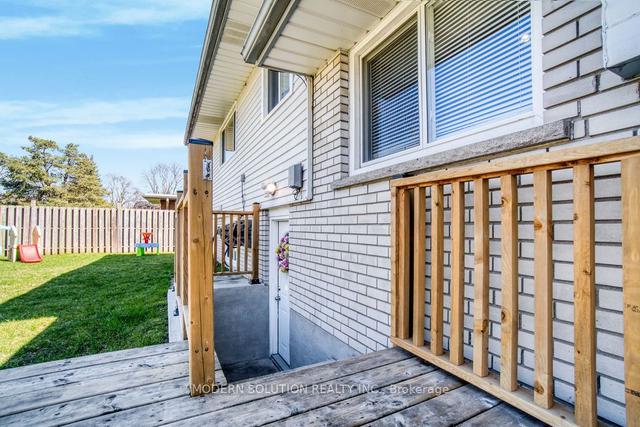 66 Dixon St, House detached with 3 bedrooms, 2 bathrooms and 4 parking in Kitchener ON | Image 33