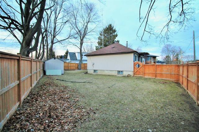 main - 624 Park Cres, House detached with 2 bedrooms, 1 bathrooms and 2 parking in Pickering ON | Image 2