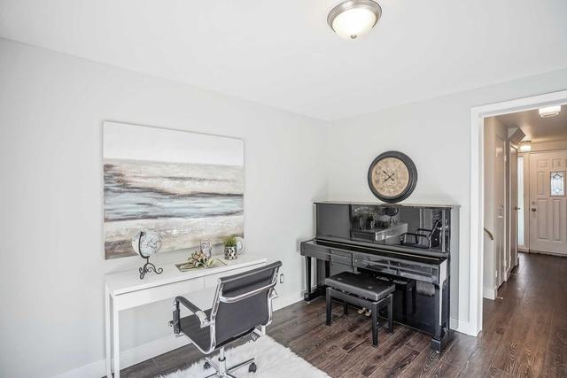 6 - 82 Castlebury Cres, Townhouse with 4 bedrooms, 2 bathrooms and 2 parking in Toronto ON | Image 10