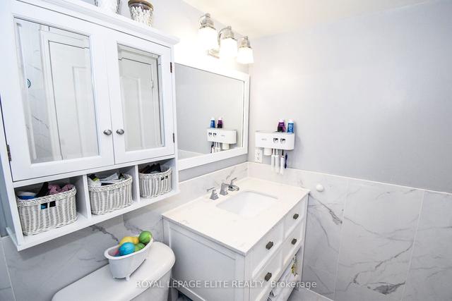 203 - 4 Elsinore Path, Condo with 2 bedrooms, 1 bathrooms and 1 parking in Toronto ON | Image 17