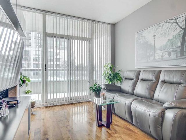 210 - 3504 Hurontario St, Condo with 2 bedrooms, 2 bathrooms and 2 parking in Mississauga ON | Image 2
