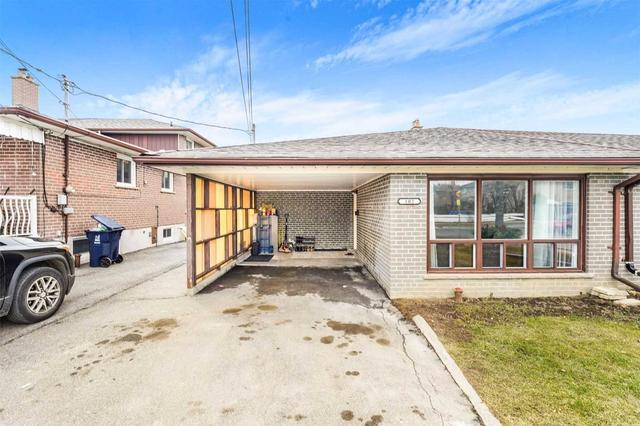 102 Northover St, House semidetached with 3 bedrooms, 1 bathrooms and 3 parking in Toronto ON | Image 23