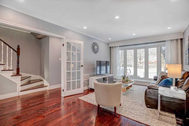 1042 Pearson Dr, House semidetached with 4 bedrooms, 3 bathrooms and 4 parking in Oakville ON | Image 32