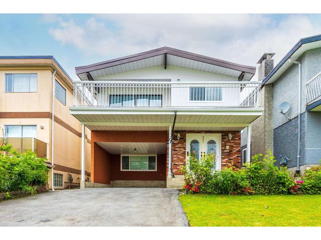 9 N Holdom Avenue, House detached with 4 bedrooms, 3 bathrooms and null parking in Burnaby BC | Card Image