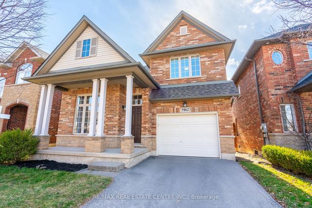 5162 Bird Blvd, House detached with 3 bedrooms, 3 bathrooms and 2 parking in Burlington ON | Image 1