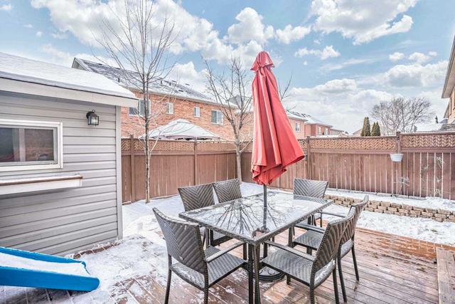 81 Pressed Brick Dr, House attached with 3 bedrooms, 2 bathrooms and 3 parking in Brampton ON | Image 29