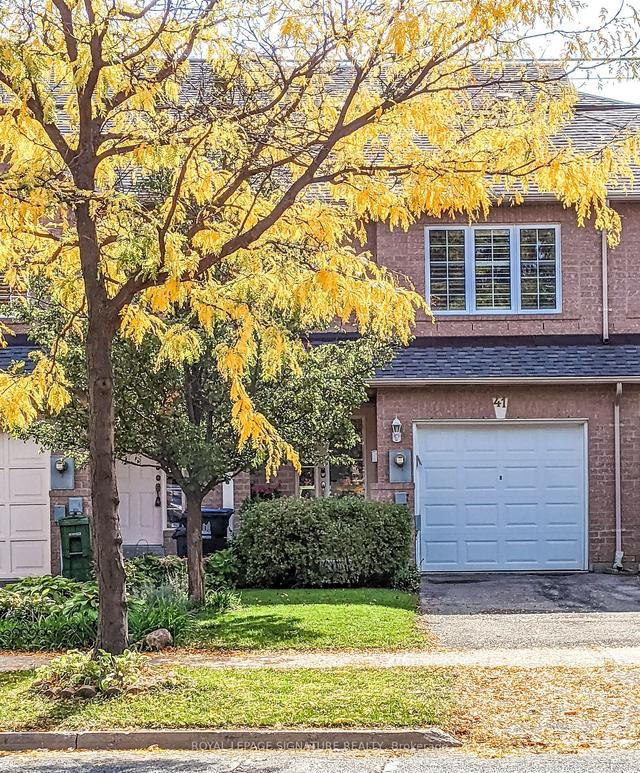 41 Sloane Ave, House attached with 3 bedrooms, 3 bathrooms and 3 parking in Toronto ON | Image 1