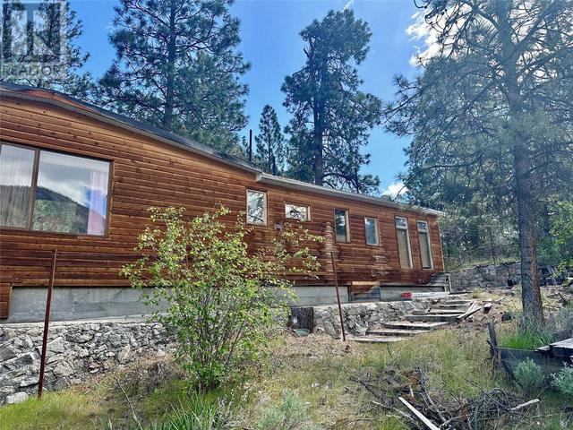 525 Highway 3 Highway, House other with 2 bedrooms, 1 bathrooms and null parking in Okanagan Similkameen B BC | Image 2