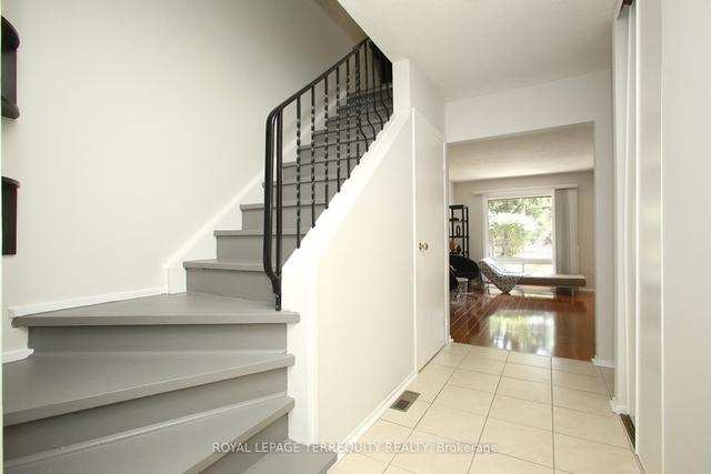 139 Huntingdale Blvd, Townhouse with 3 bedrooms, 3 bathrooms and 2 parking in Toronto ON | Image 3