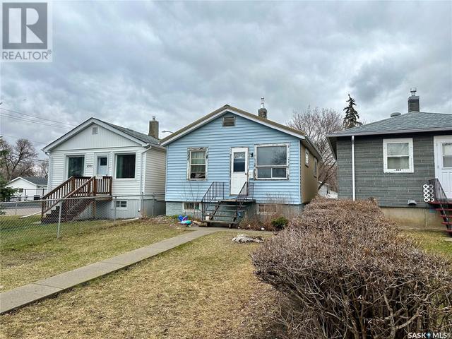 2305 Francis Street, House detached with 2 bedrooms, 1 bathrooms and null parking in Regina SK | Image 4
