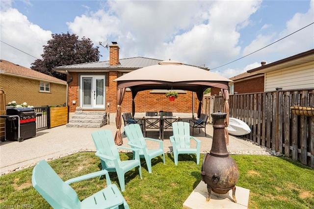 100 Eighth Avenue, House detached with 3 bedrooms, 2 bathrooms and 7 parking in Brantford ON | Image 27