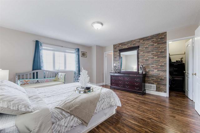 104 Tianalee Cres, House attached with 3 bedrooms, 4 bathrooms and 4 parking in Brampton ON | Image 10