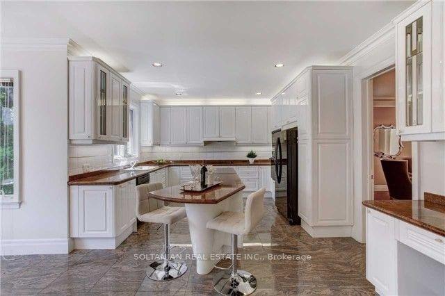 19 Risebrough Ave, House detached with 5 bedrooms, 8 bathrooms and 9 parking in Toronto ON | Image 18