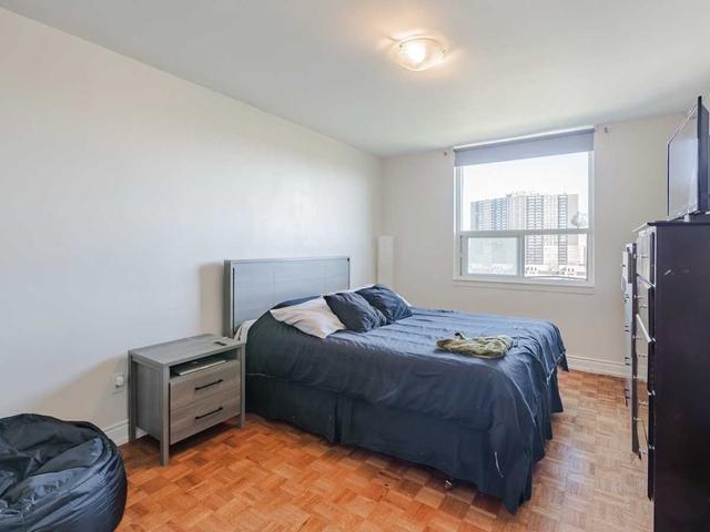 810 - 511 The West Mall, Condo with 3 bedrooms, 2 bathrooms and 1 parking in Toronto ON | Image 10