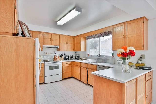 815 Shanahan Blvd, House detached with 4 bedrooms, 3 bathrooms and 5 parking in Newmarket ON | Image 32