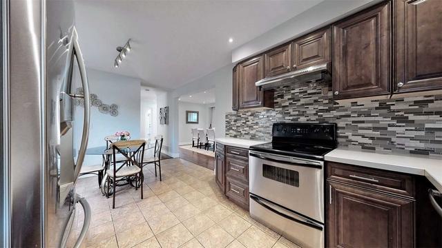 48 Stargell Cres, House detached with 3 bedrooms, 4 bathrooms and 4 parking in Markham ON | Image 5