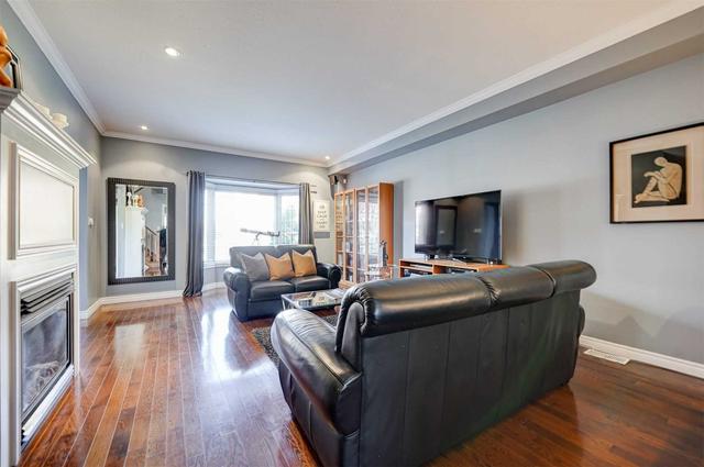 2038 Merchants Gate, House detached with 3 bedrooms, 3 bathrooms and 4 parking in Oakville ON | Image 4