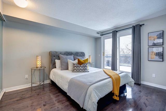 304 - 1941 Queen St E, Condo with 3 bedrooms, 2 bathrooms and 1 parking in Toronto ON | Image 2