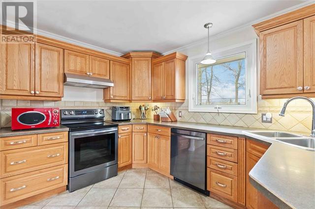 1339 Echo Road, Home with 3 bedrooms, 1 bathrooms and null parking in Sarnia ON | Image 7
