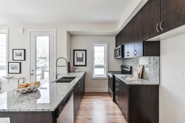 15 - 713 Lawrence Ave W, Townhouse with 2 bedrooms, 2 bathrooms and 1 parking in Toronto ON | Image 2