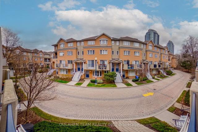 1306 - 28 Sommerset Way, Townhouse with 3 bedrooms, 3 bathrooms and 1 parking in Toronto ON | Image 10