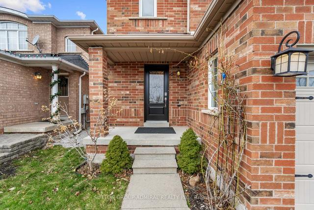 51 Hollybush Dr, House detached with 3 bedrooms, 4 bathrooms and 4 parking in Vaughan ON | Image 1