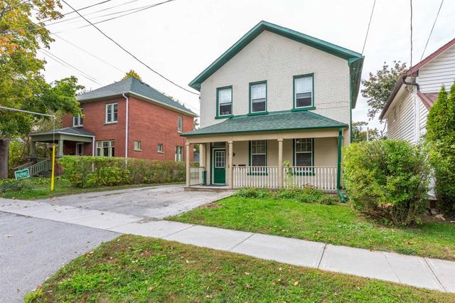 547 Waterford St, House detached with 5 bedrooms, 2 bathrooms and 4 parking in Peterborough ON | Image 1