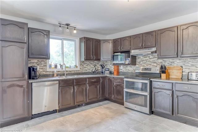 3707 Stage Coach Road, House detached with 4 bedrooms, 2 bathrooms and 6 parking in South Frontenac ON | Image 9