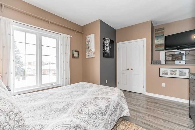 30 Dove Cres, House detached with 4 bedrooms, 4 bathrooms and 4 parking in Barrie ON | Image 13