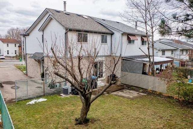 401 Daralea Hts, House semidetached with 3 bedrooms, 2 bathrooms and 3 parking in Mississauga ON | Image 24