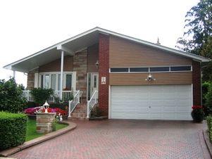 1086 Runningbrook Dr, House detached with 4 bedrooms, 3 bathrooms and 4 parking in Mississauga ON | Image 1