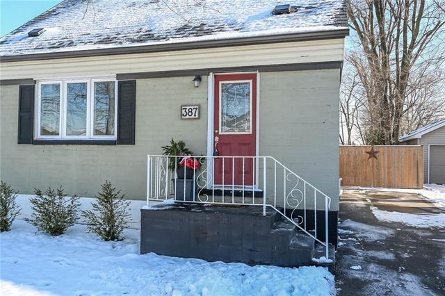 387 East 38th Street, House detached with 3 bedrooms, 2 bathrooms and 4 parking in Hamilton ON | Image 2