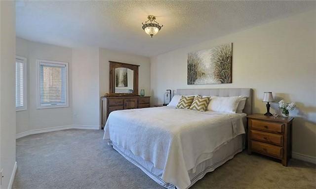 197 Downey Circ, House attached with 3 bedrooms, 3 bathrooms and 2 parking in Aurora ON | Image 11