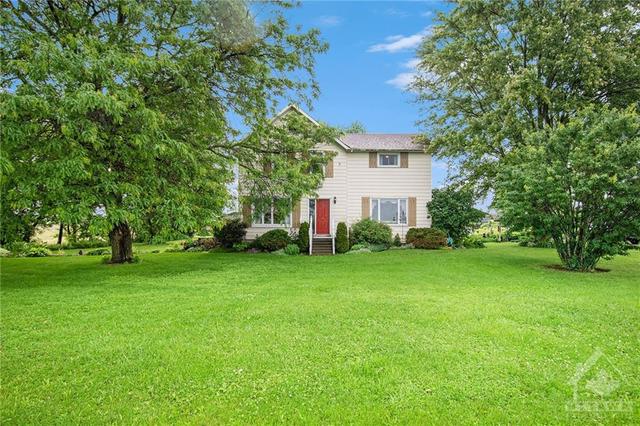 13715 Connaught Road, House detached with 5 bedrooms, 2 bathrooms and 8 parking in North Dundas ON | Image 27