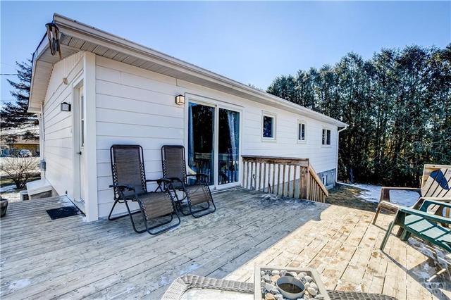 2462 Dunning Road, House detached with 3 bedrooms, 1 bathrooms and 10 parking in Ottawa ON | Image 26