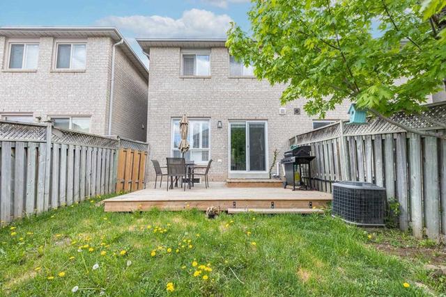 57 Gilgorm Rd, Townhouse with 3 bedrooms, 2 bathrooms and 1 parking in Brampton ON | Image 19