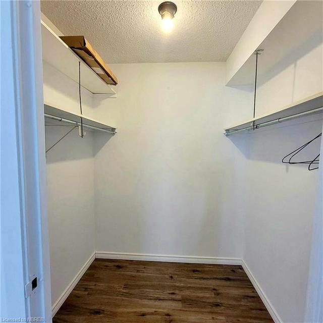 Primary with walk-in closet | Image 10