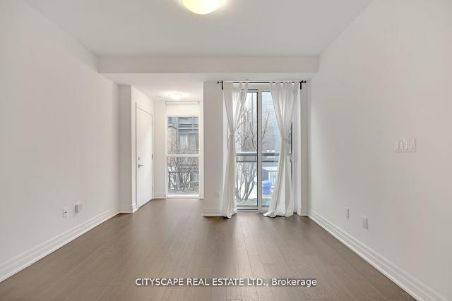 802 - 380 Wallace Ave, Townhouse with 2 bedrooms, 1 bathrooms and 1 parking in Toronto ON | Image 14